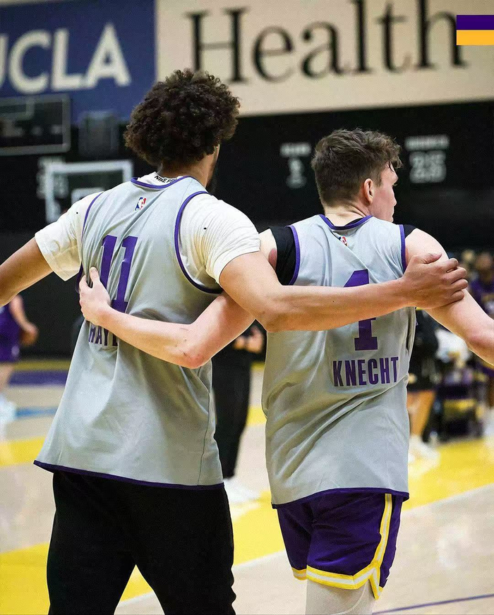 AYX爱游戏中国-赛前体能课后，洛杉矶湖人单刀错失备战西甲，赛场秩序良好，更衣室氛围转暖的简单介绍