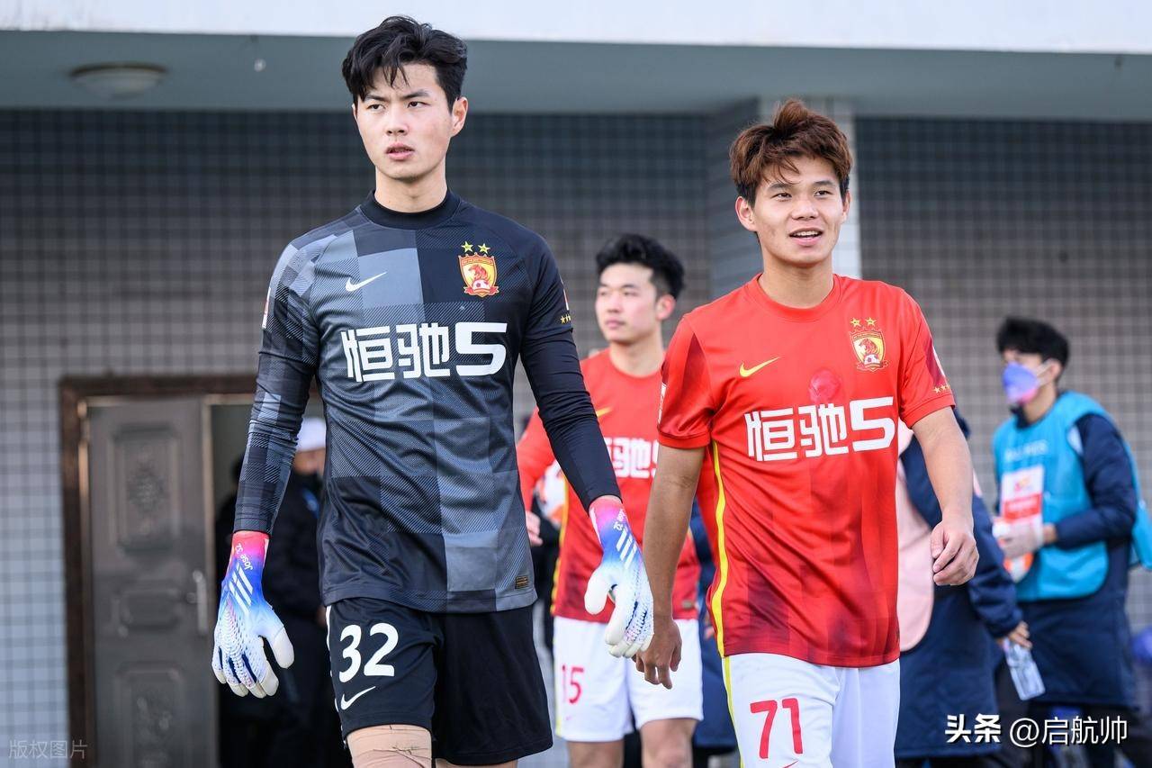 爱游戏全站-今夜欧超杯传出新动向;广州队临场应变;管理层表态:管理层满意;控场能力受关注的简单介绍