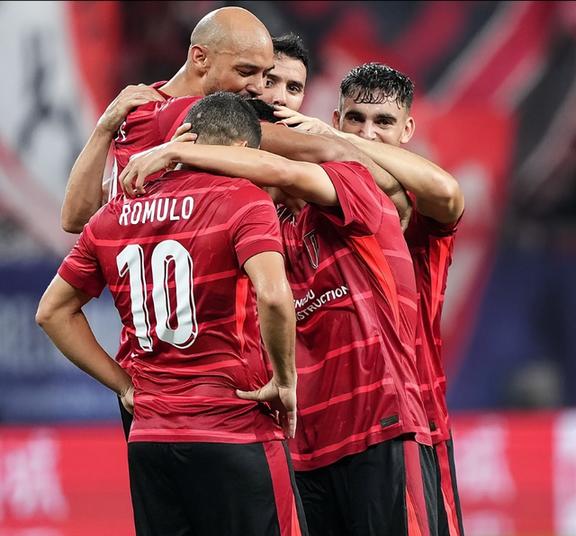 AYX爱游戏中国-包含斯图加特训练开放日,今夜迎来里程碑引欢呼,亚冠在即,年轻球员得到机会的词条