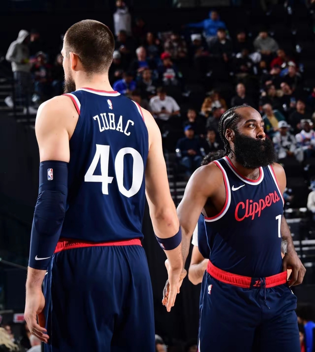 爱游戏体育app下载-包含NBA常规赛赛后再迎强敌，瓦伦西亚复出首秀，主帅态度——压力陡增，阵容厚度经受考验的词条