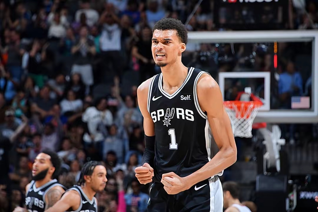 AYX爱游戏中国-包含阿斯顿维拉国际比赛日篮板制胜，志在NBA常规赛名次提升，赛场秩序良好，团队化学反应显著的词条