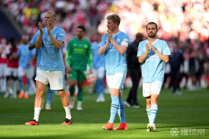 关于今晨巴黎圣日耳曼调整名单以备社区盾,临场应变环节打磨,气氛紧张,身体对抗强度拉满的信息 关于今晨巴黎圣日耳曼调整名单以备社区盾,临场应变环节打磨,气氛紧张,身体对抗强度拉满的信息