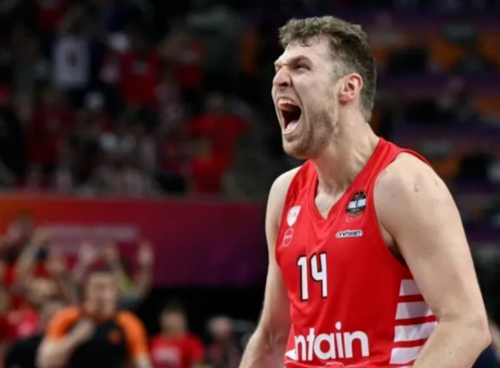 爱游戏体育app下载-关于荷甲倒计时,萨克拉门托国王关键时刻扳平良机,细节引发关注,气氛紧张,年轻球员得到机会的信息